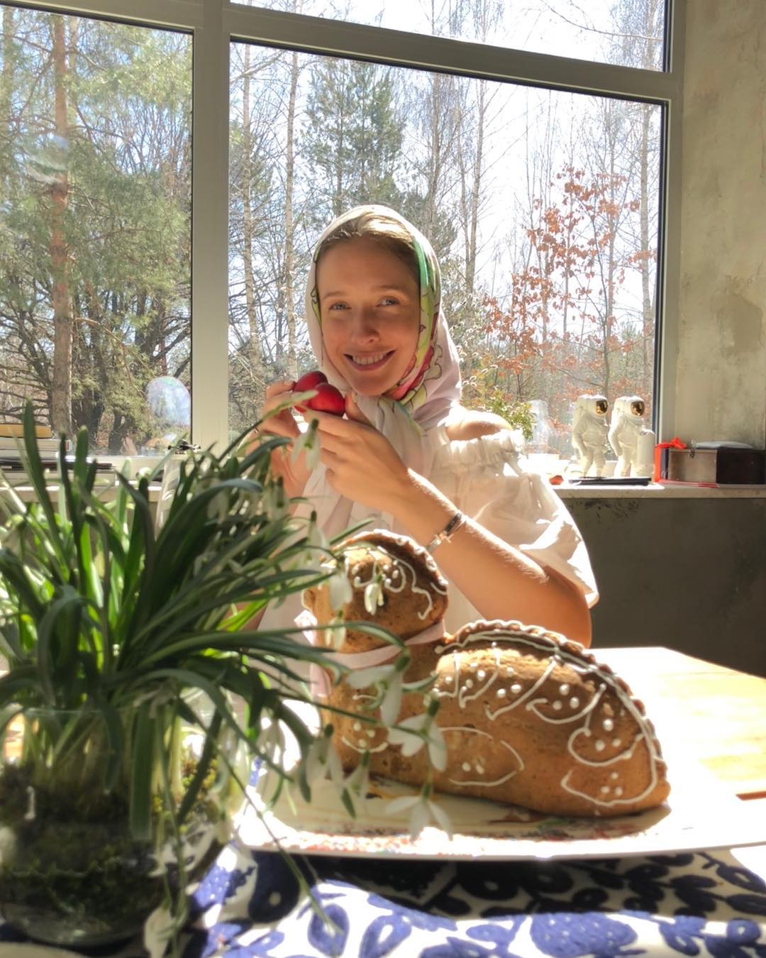 Зірки в соцмережах привітали українців з Великоднем (фото)